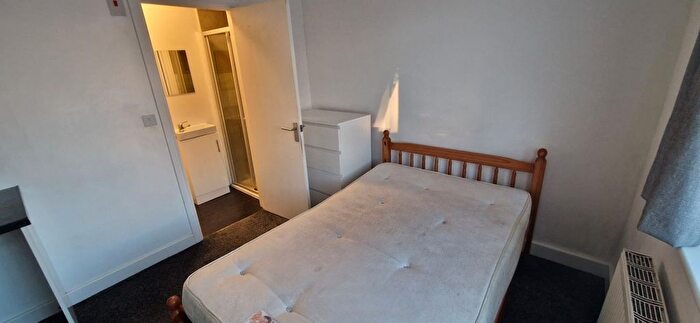 1 Bedroom Studio To Rent In Garnault Road, Enfield, EN1