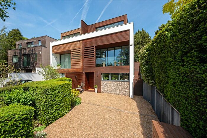4 Bedroom Semi-Detached House For Sale In Hurst Avenue, London, N6