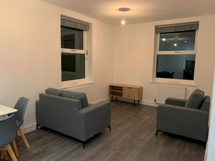 2 Bedroom Flat To Rent In 2-6 Homer Road, Solihull, Birmingham B91