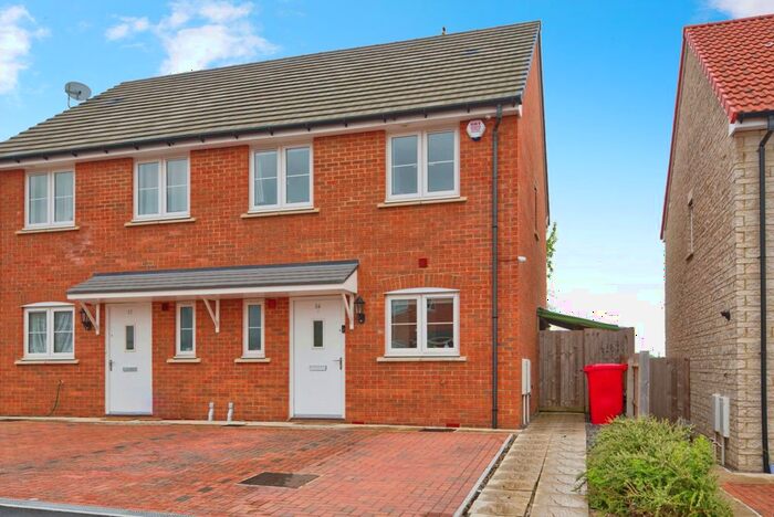 3 Bedroom Semi-Detached House For Sale In Foxlands Close, Street, Somerset, BA16