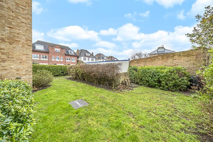 1 Bedroom Flat To Rent In High Wigsell, Twickenham Road, Teddington, TW11