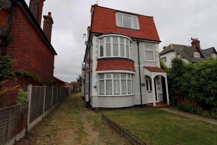 2 Bedroom Flat To Rent In Holland Road, Clacton-On-Sea, CO15