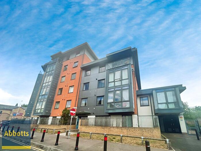 2 Bedroom Apartment To Rent In Lynmouth Avenue, Chelmsford, CM2