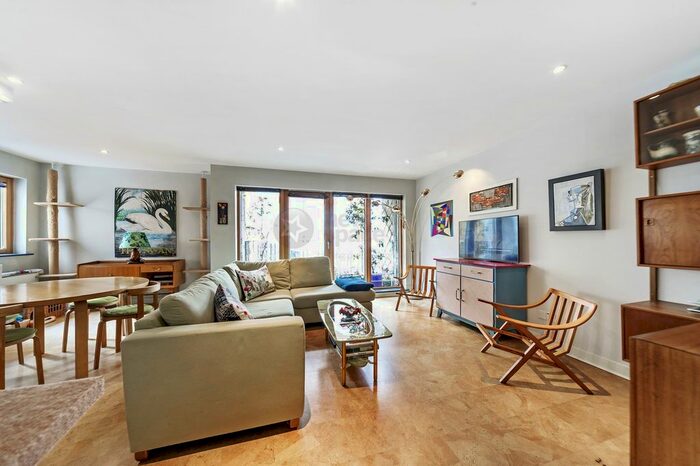 2 Bedroom Flat To Rent In Ermine Mews, Laburnum Street, Shoreditch, E2