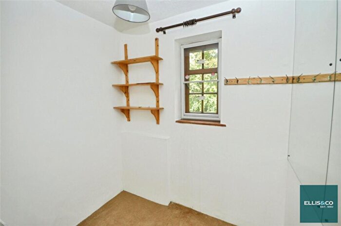 1 Bedroom Apartment To Rent In Addison Way, Golders Green, NW11