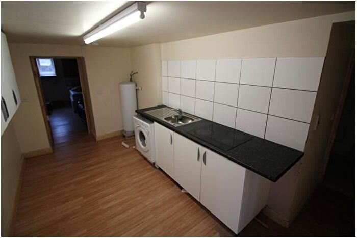 1 Bedroom Flat To Rent In Burbeary Road, Huddersfield, HD1