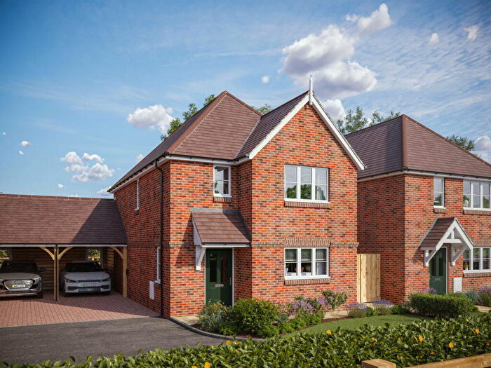 3 Bedroom Link Detached House For Sale In Mayflower Grove, Bramley, RG26