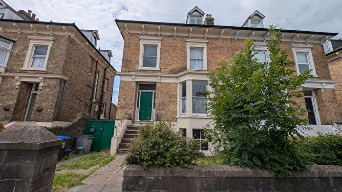 2 Bedroom Flat To Rent In Maison Dieu Road, Dover, Kent, CT16