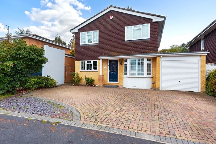 4 Bedroom Detached House For Sale In The Brambles, Crowthorne, RG45