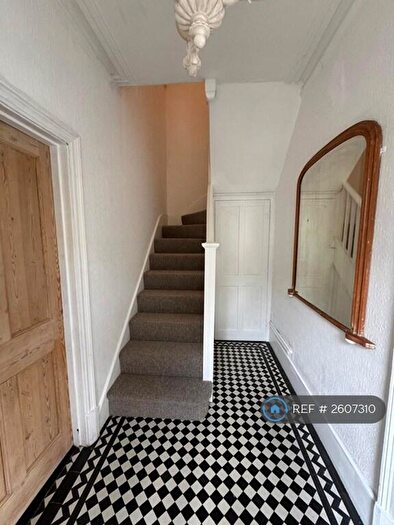 3 Bedroom Semi-Detached House To Rent In Victoria Road, London, NW7