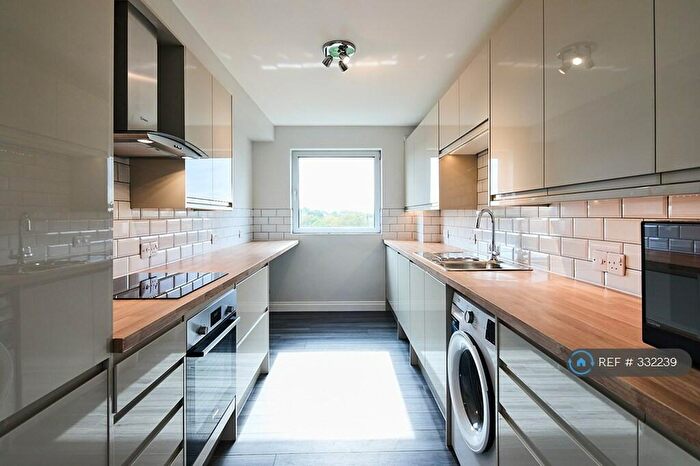 2 Bedroom Flat To Rent In Park Close, Oxford, OX2