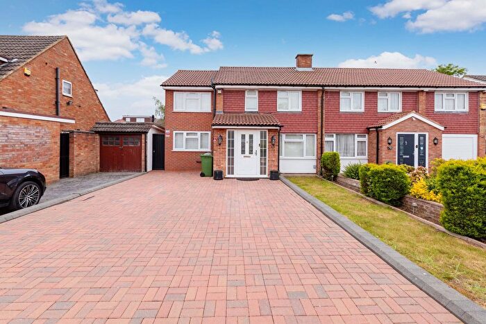4 Bedroom Semi Detached House For Sale In Seacourt Road, Langley, SL3