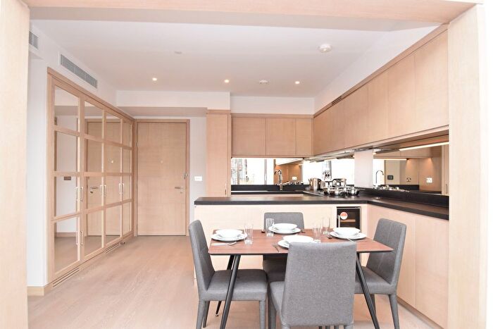 2 Bedroom Flat To Rent In Embassy Gardens, London, SW11