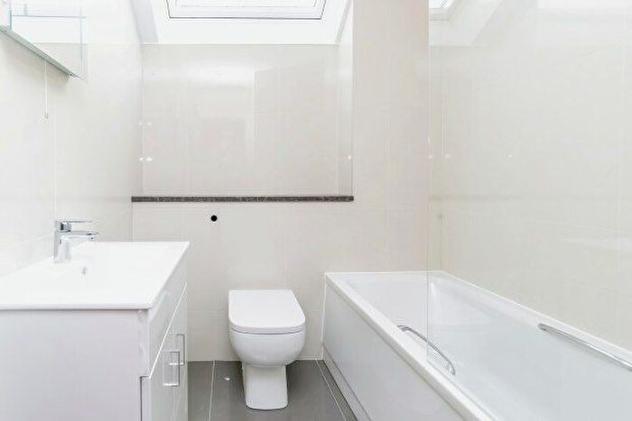 4 Bedroom Property To Rent In Cullesden Road, Kenley, CR8