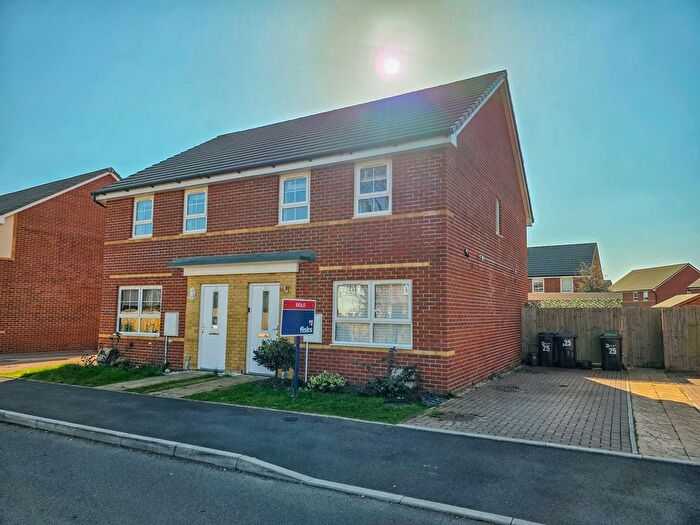 3 Bedroom Semi-Detached House To Rent In Lonsdale Road, Wimborne, BH21