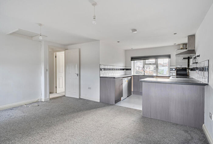 2 Bedroom Apartment For Sale In B Lincoln Close, Keynsham, Bristol, BS31