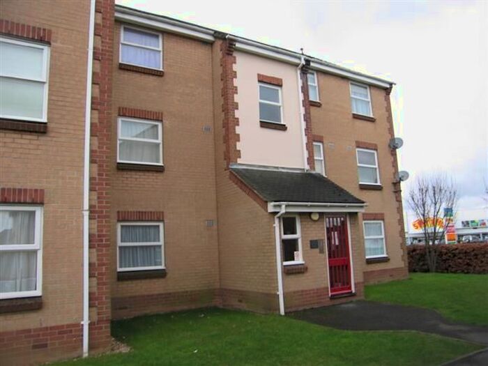 2 Bedroom Flat To Rent In Burns Avenue, Chadwell Heath, Romford, Essex, RM6