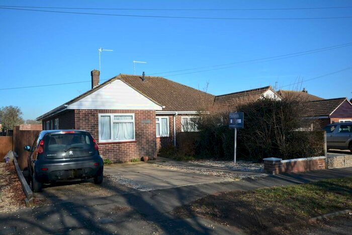 3 Bedroom Bungalow To Rent In Rose Drive, Chesham, HP5