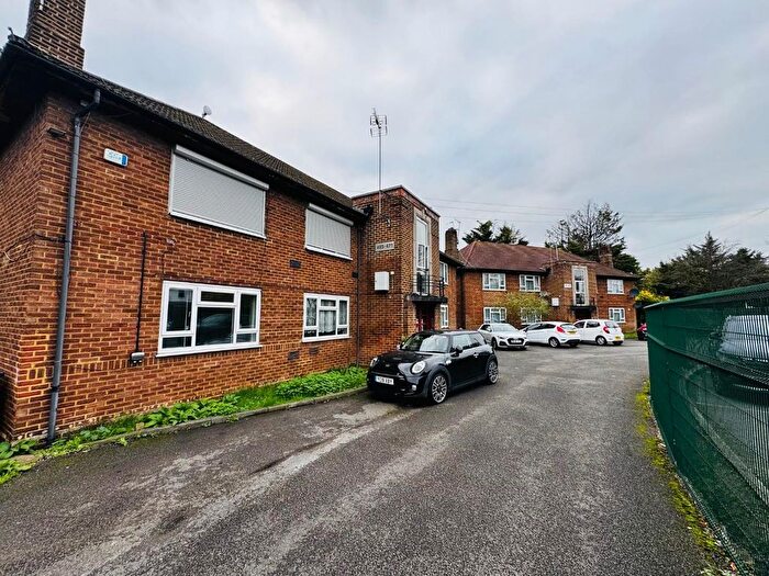 3 Bedroom Flat To Rent In Greenford Road, Greenford, UB6