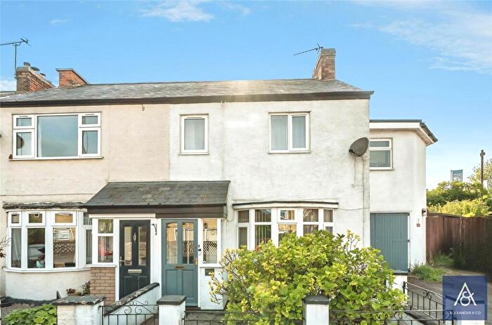 3 Bedroom Semi-Detached House For Sale In Halse Road, Brackley, Northamptonshire, NN13