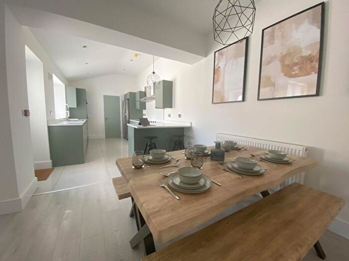 6 Bedroom House To Rent In Kenmare Road *, Liverpool, L15