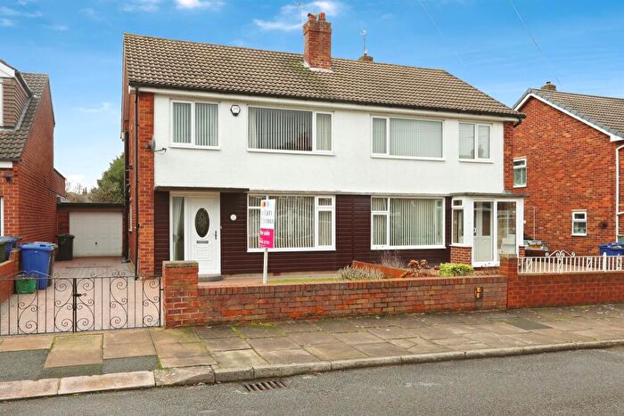 3 Bedroom Semi Detached House For Sale In Bowlease Gardens, Cantley, Doncaster, DN4