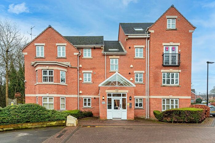 3 Bedroom Flat For Sale In Pickard Drive, Sheffield, S13