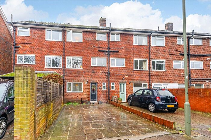 3 Bedroom Terraced House For Sale In Staines Road East, Sunbury, TW16