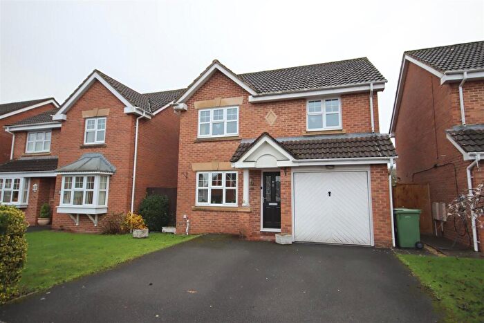 3 Bedroom Detached House For Sale In Sutherland Crescent, Chippenham, SN14