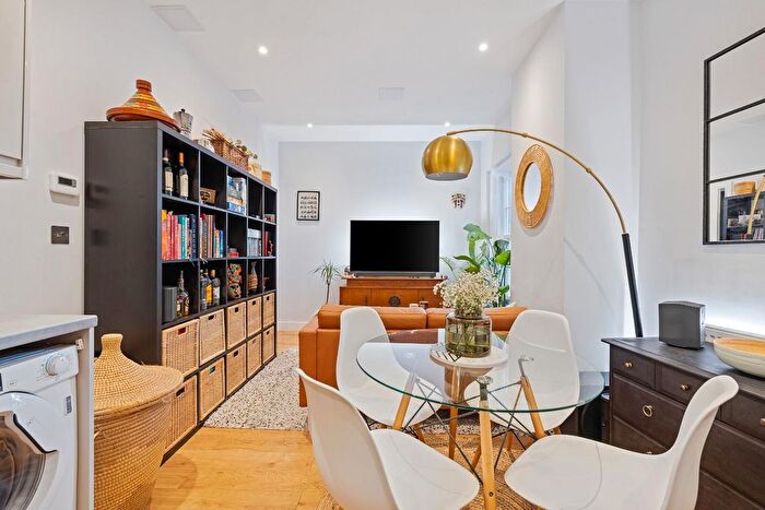 1 Bedroom Flat For Sale In Newfoundland Circus, City Centre, BS2