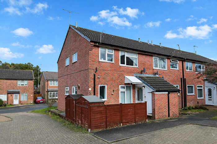 1 Bedroom Flat For Sale In Hooke Close, Poole, BH17