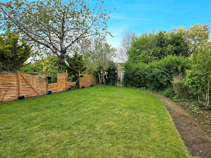 2 Bedroom SemiDetached Bungalow For Sale In The Avenue, Kingsthorpe