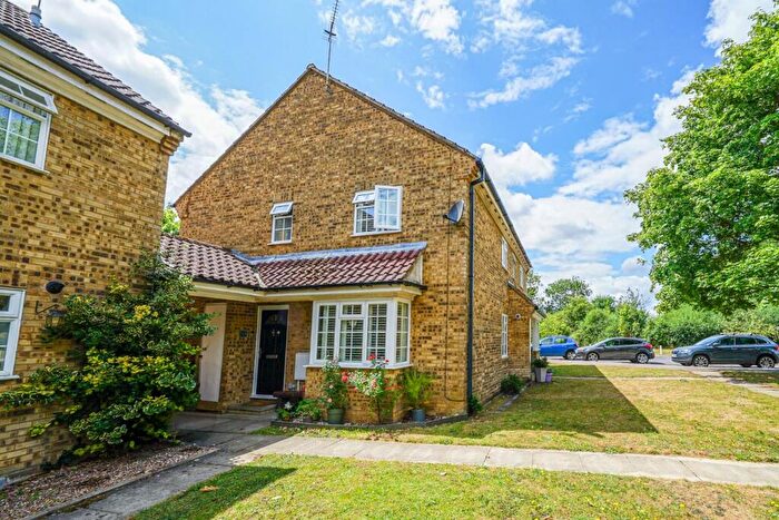 2 Bedroom Terraced House For Sale In Creran Walk, Linslade, Leighton Buzzard, LU7