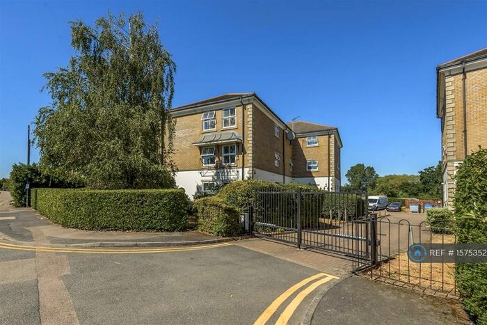 2 Bedroom Flat To Rent In Great North Way, London, NW4