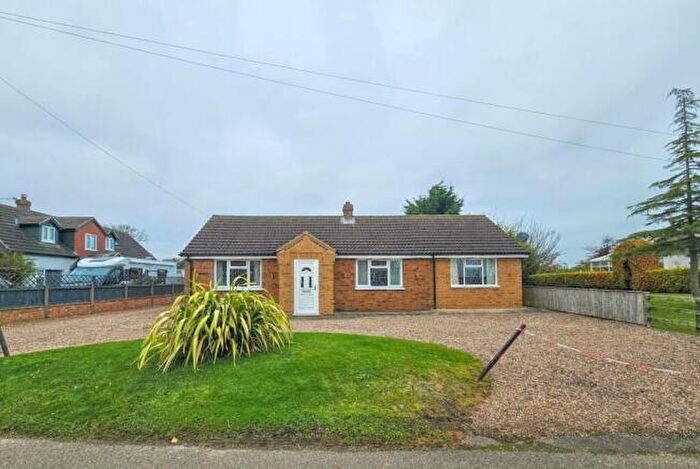 3 Bedroom Bungalow For Sale In Grange Lane, Utterby, LN11