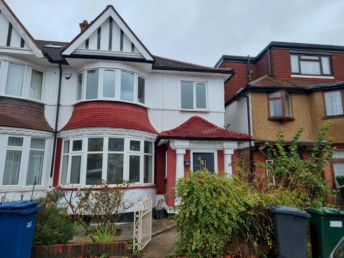 4 Bedroom Terraced House To Rent In Garrick Avenue, Golders Green, NW11