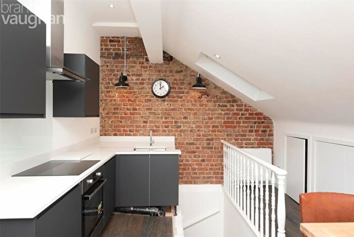 1 Bedroom Flat To Rent In St Aubyns Gardens, Hove, BN3