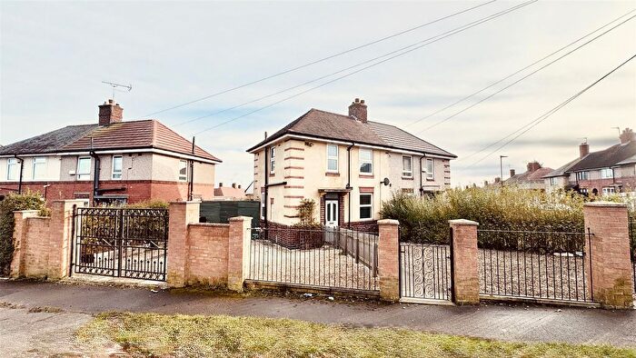 3 Bedroom Semi-Detached House To Rent In Aylward Road, Sheffield, S2