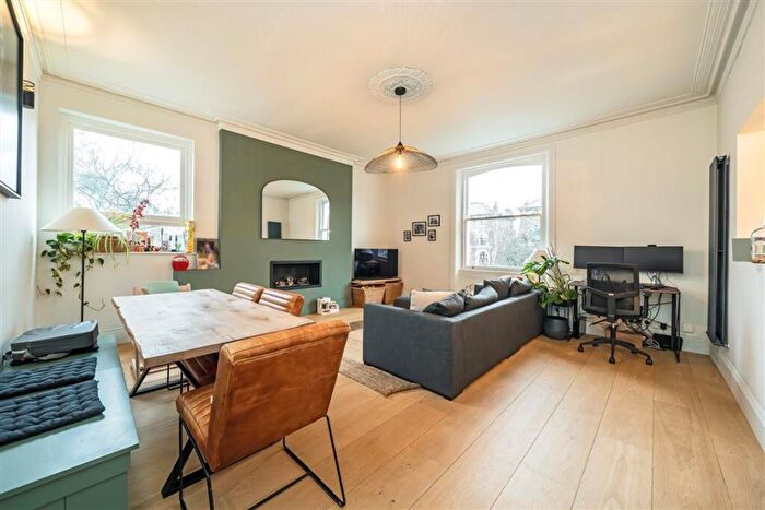 2 Bedroom Flat For Sale In Wickham Road, Brockley, SE4