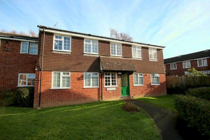 1 Bedroom Flat To Rent In Englefield, Horsham, RH12