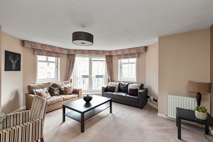 3 Bedroom Flat To Rent In Sinclair Place, Gorgie, Edinburgh, EH11
