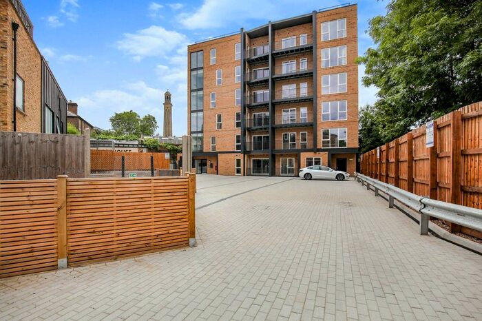 1 Bedroom Flat To Rent In A Kew Bridge Road, Brentford, TW8