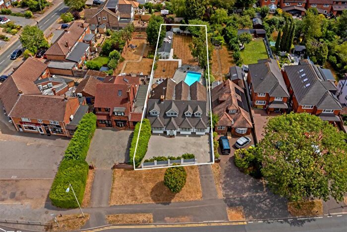 4 Bedroom Detached House For Sale In Watford Road, St. Albans, AL2