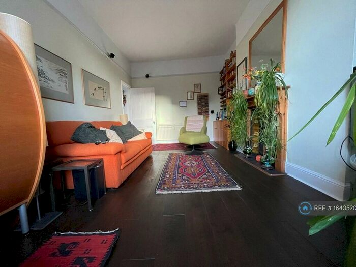 1 Bedroom Flat To Rent In Second Floor, London, NW3