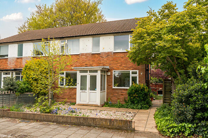 2 Bedroom Maisonette For Sale In Rushmore Close, Bromley, BR1