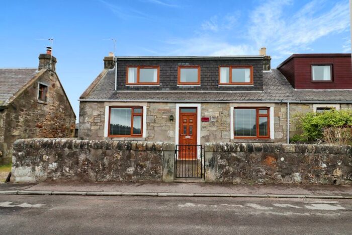 3 Bedroom House To Rent In Pitlessie Road, Ladybank, Cupar, KY15