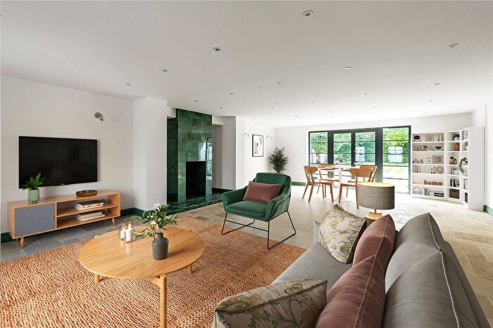 6 Bedroom Detached House For Sale In Walton On Thames, Surrey, KT12