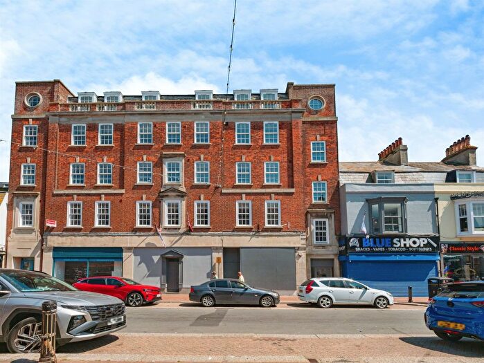 2 Bedroom Flat For Sale In Coburg Place, Weymouth, DT4
