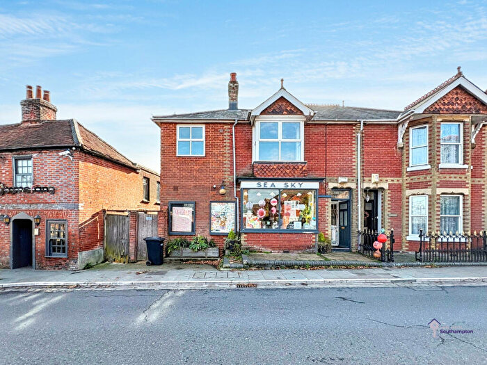 2 Bedroom Flat To Rent In Post Office, Hamble, SO31