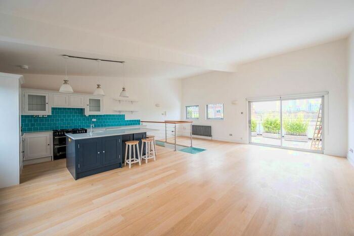 2 Bedroom Flat To Rent In Sunlight Square, Bethnal Green, London, E2